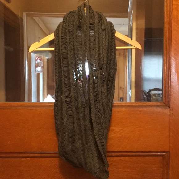 American Eagle Infinity Scarf - Picture 2 of 3
